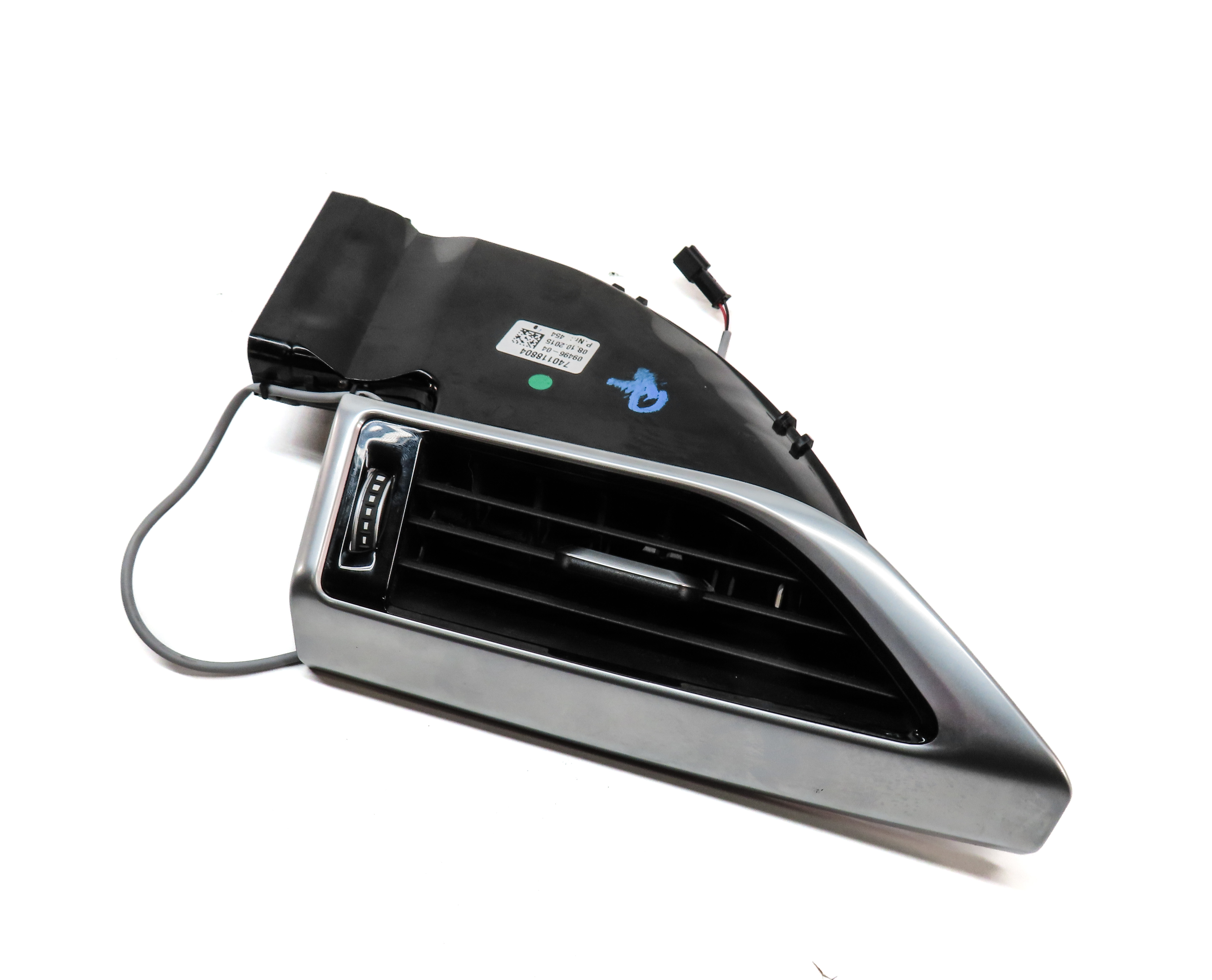 2016 BMW 750i (G11) FRONT RIGHT PASSENGER OUTER DASH AC HEATER AIR VENT — exact item pictured